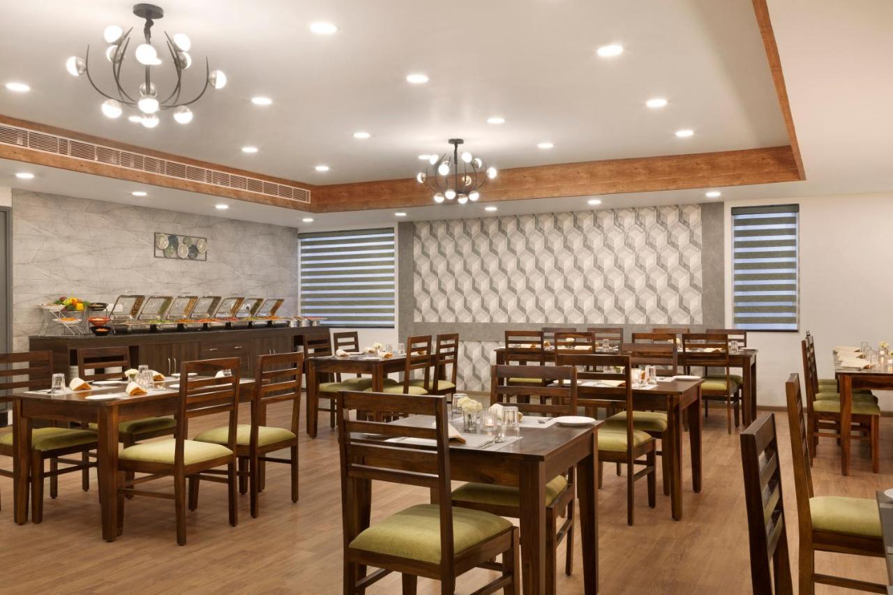 Click Hotel Jaipur, Raja Park Екстер'єр фото